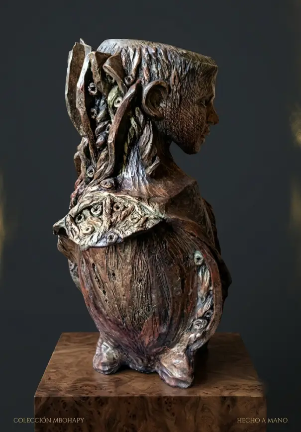 Escultura: Tembiasakue - Uno (Claudio Centeno)
