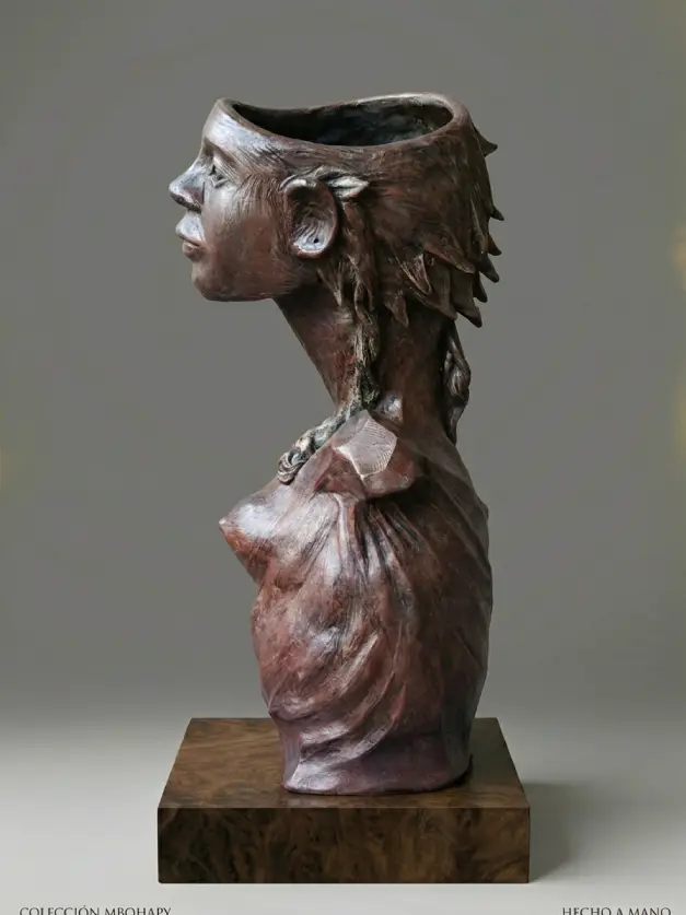 Escultura: Tembiasakue – Paṇca (Claudio Centeno)